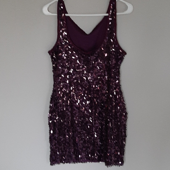 Dress - Picture 2 of 2